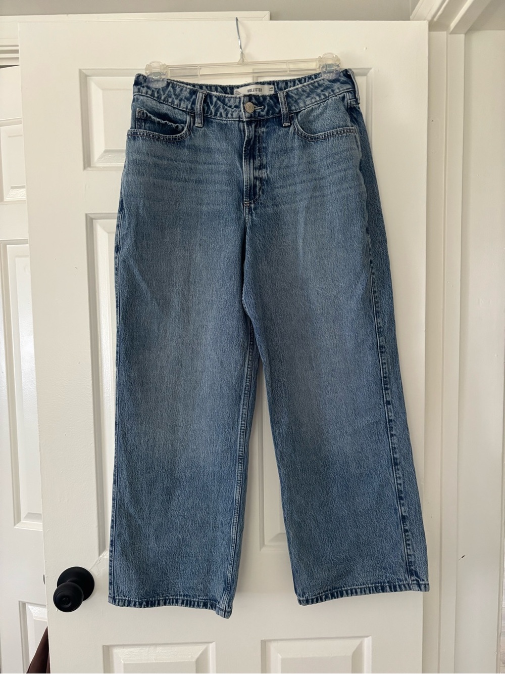 Hollister Curvy High Rise Baggy Jeans Light Wash Denim - Size 10 Short - NWOT